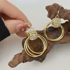 Moleno | Circle Diamond Earrings